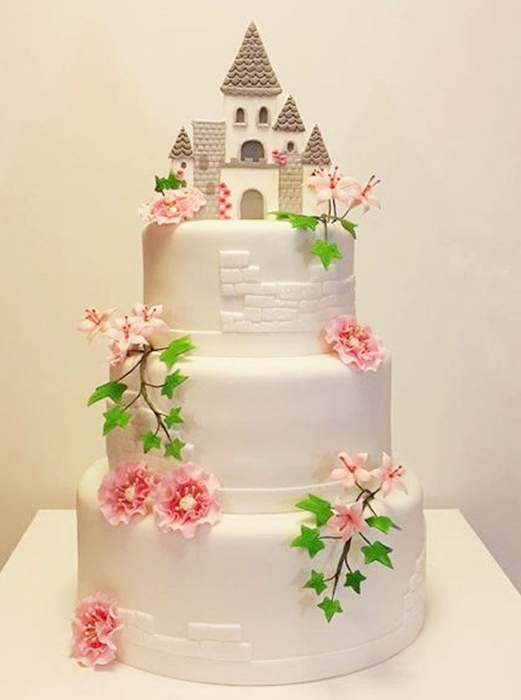 תמונה של עוגת חתונה הטירה הקסומה