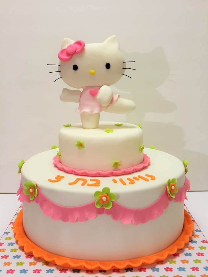 תמונה של עוגת יום הולדת קיטי רקדנית
