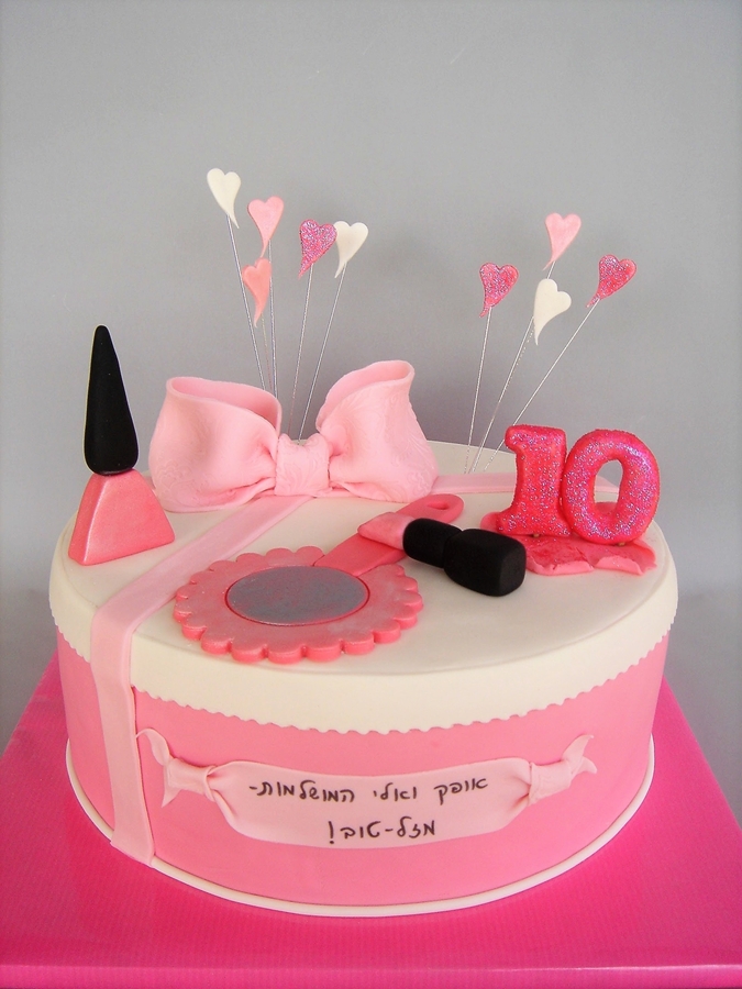 תמונה של עוגת יום הולדת איפור