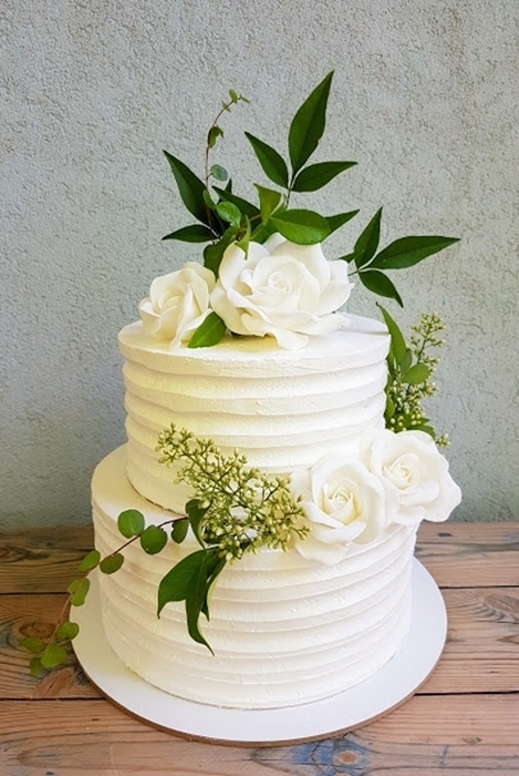 עוגת חתונה עם פרחים טבעיים